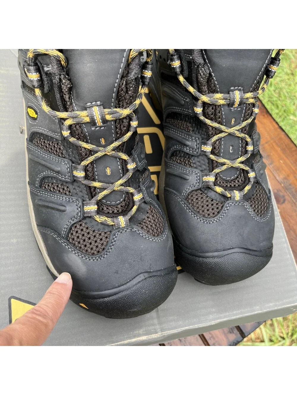 New w/ Minor Defects! KEEN Mens Lansing Mid Boots Raven Tawney Olive Size 10 EE